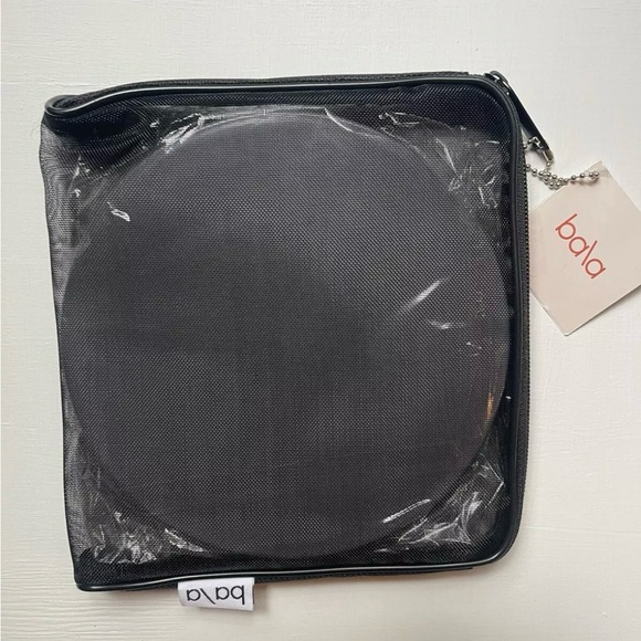 ♣️NWT ba\a Exercise Sliders
New in mesh bag set of Bala sliders - Picture 2 of 2